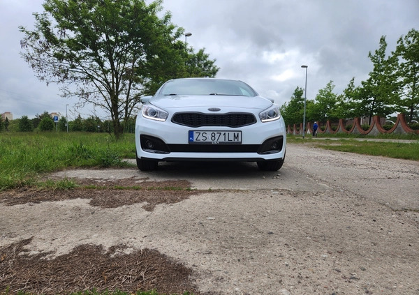 Kia Ceed cena 42000 przebieg: 147200, rok produkcji 2015 z Kostrzyn małe 254